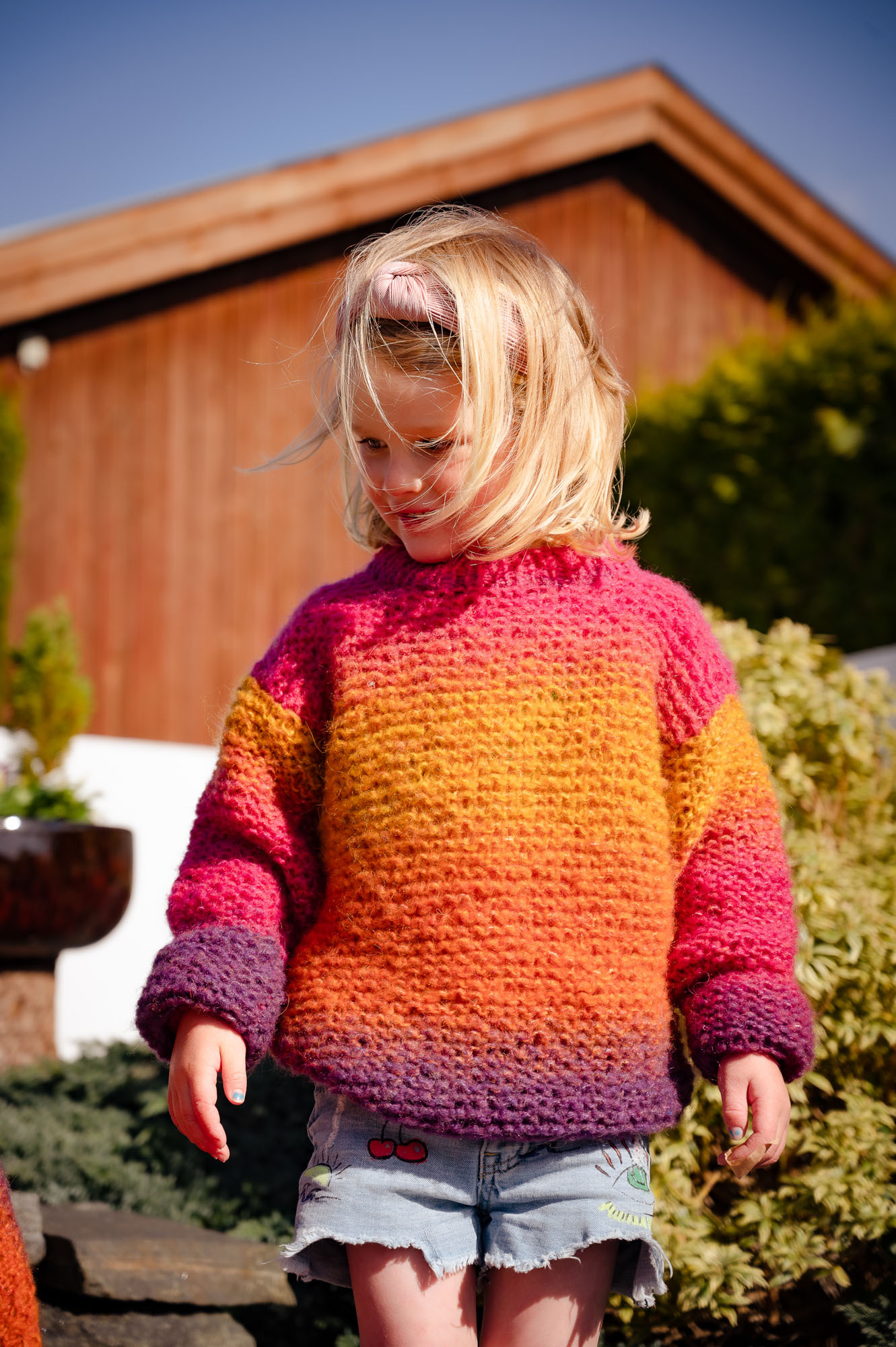 150 307 04 GG Dora Genser Oransje 02