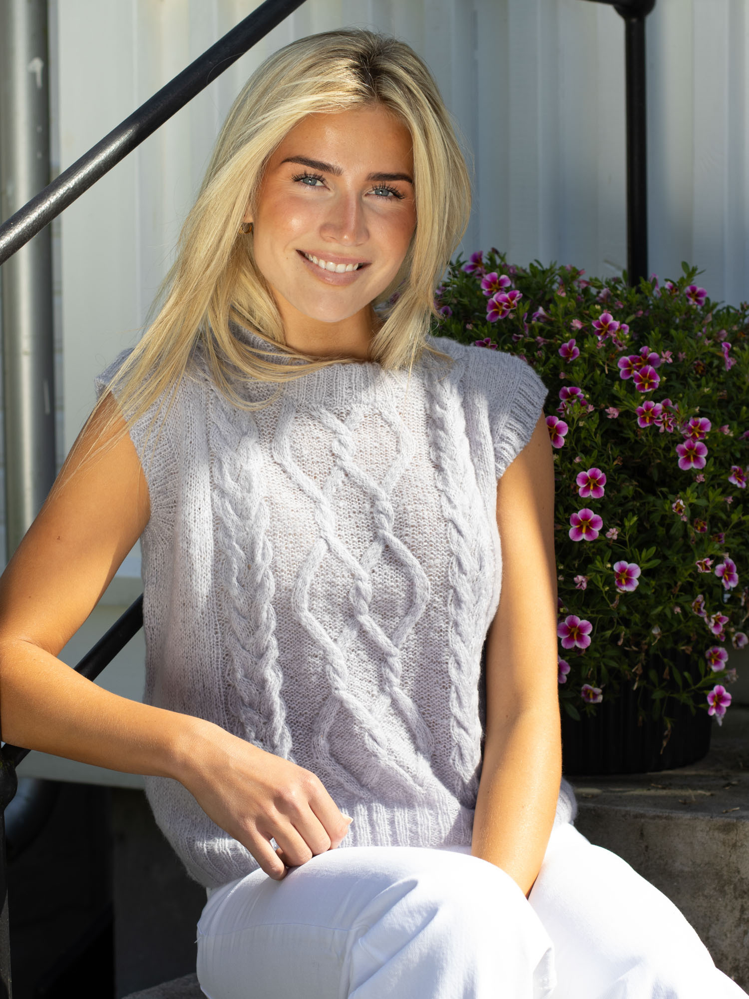 150 330 01 GG Fineas Vest Lys Grå 01