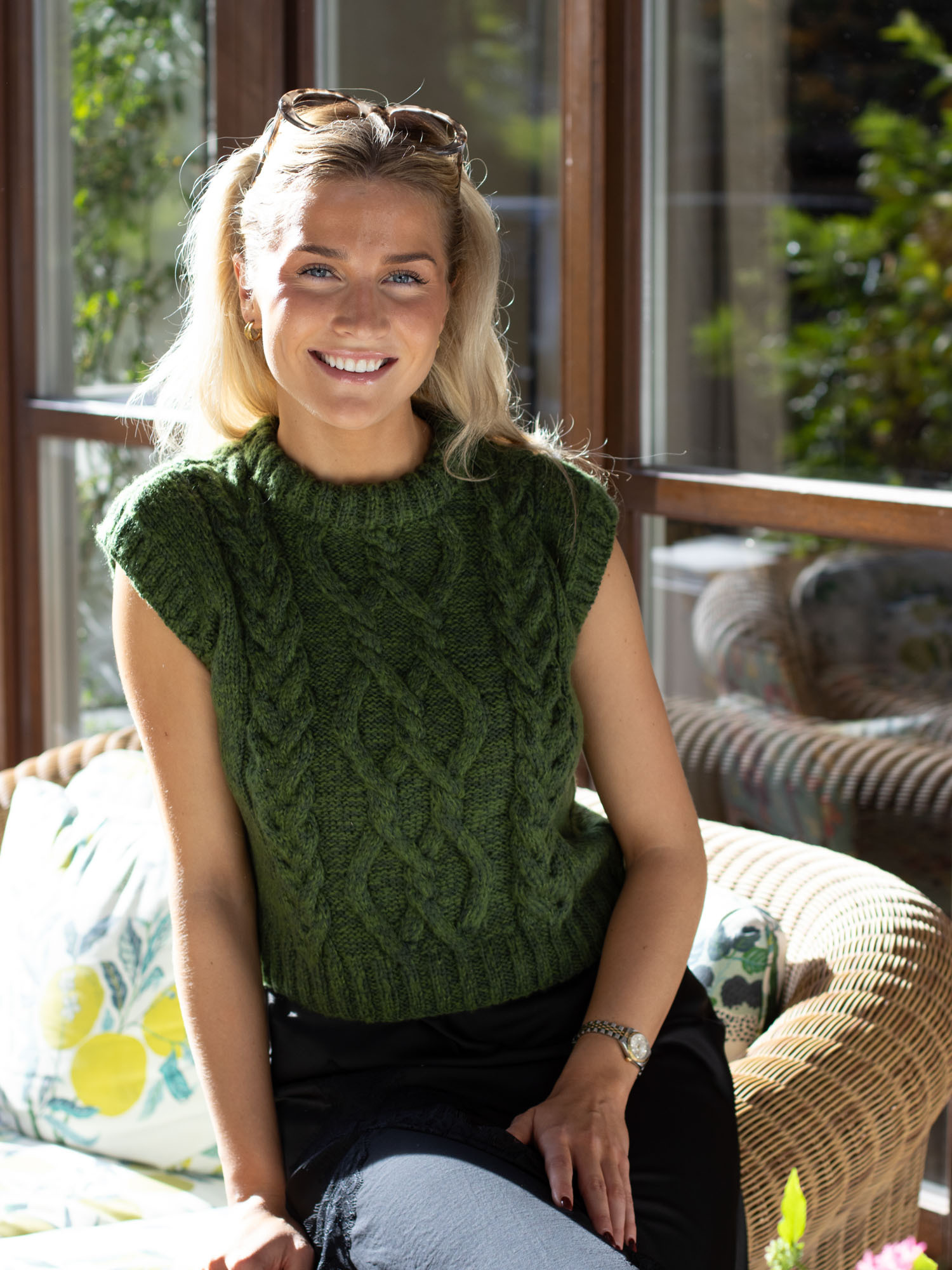 255 495 01 B DG Fineas Vest Armygrønn 01