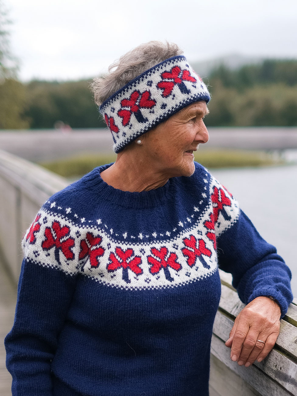 355 135 06 DSA Kløver Pannebånd Marine 01