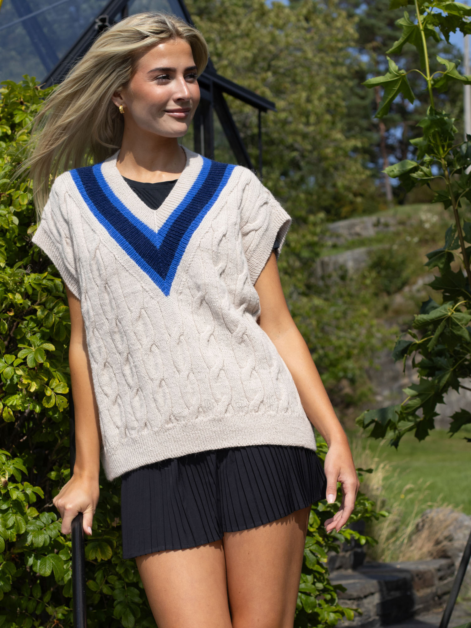 355 136 02 DSA Wen Vest Latte 01