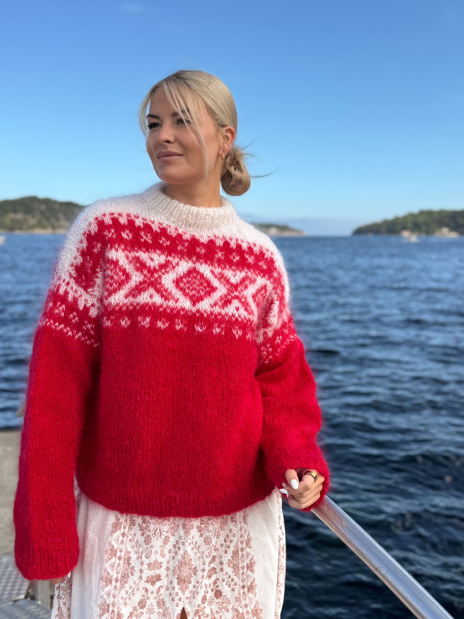 455 15 02 BM Cortina Genser Deep Red 01