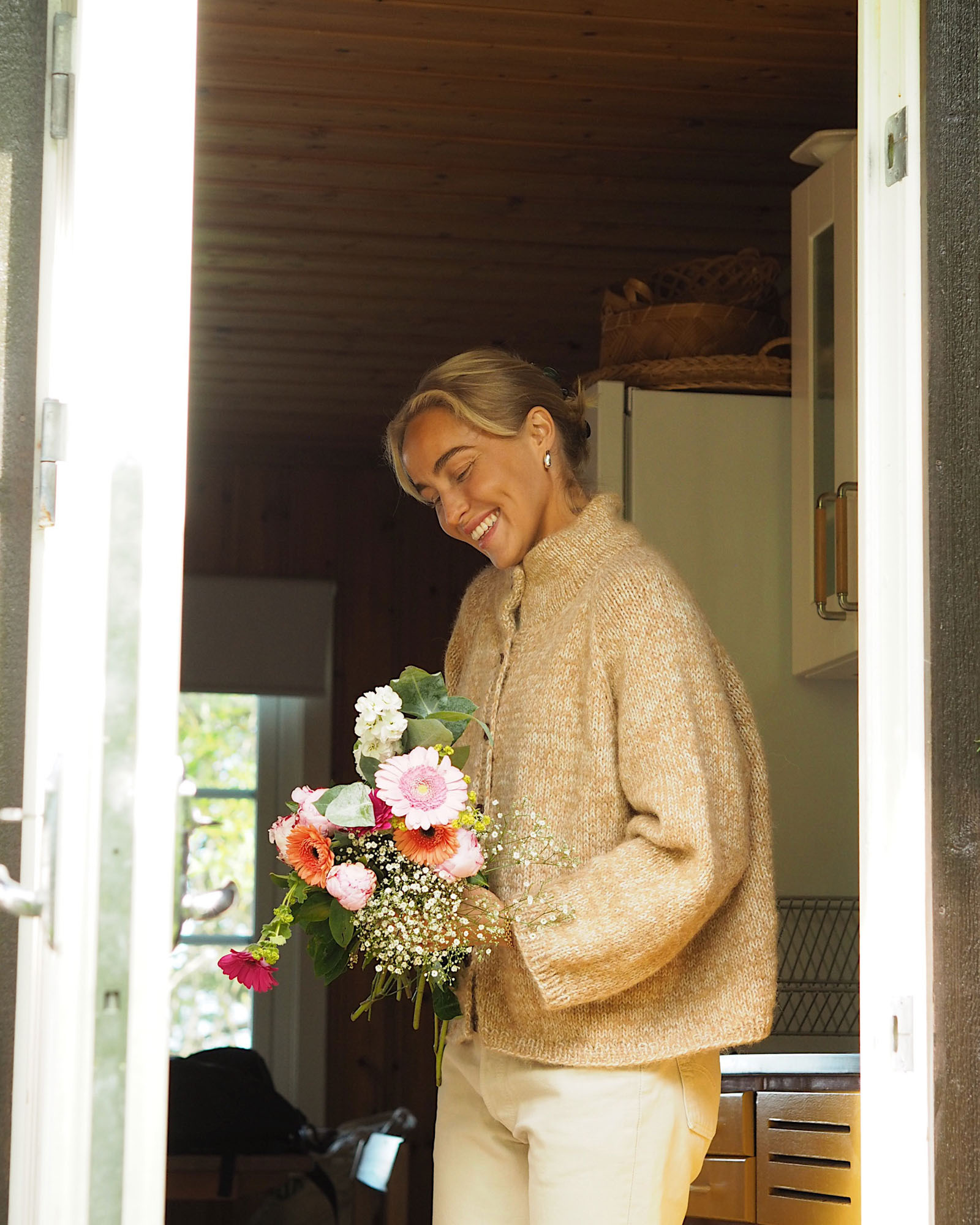 755 OK 06 07 OK Nøkken Chunky Cardigan Honning 05