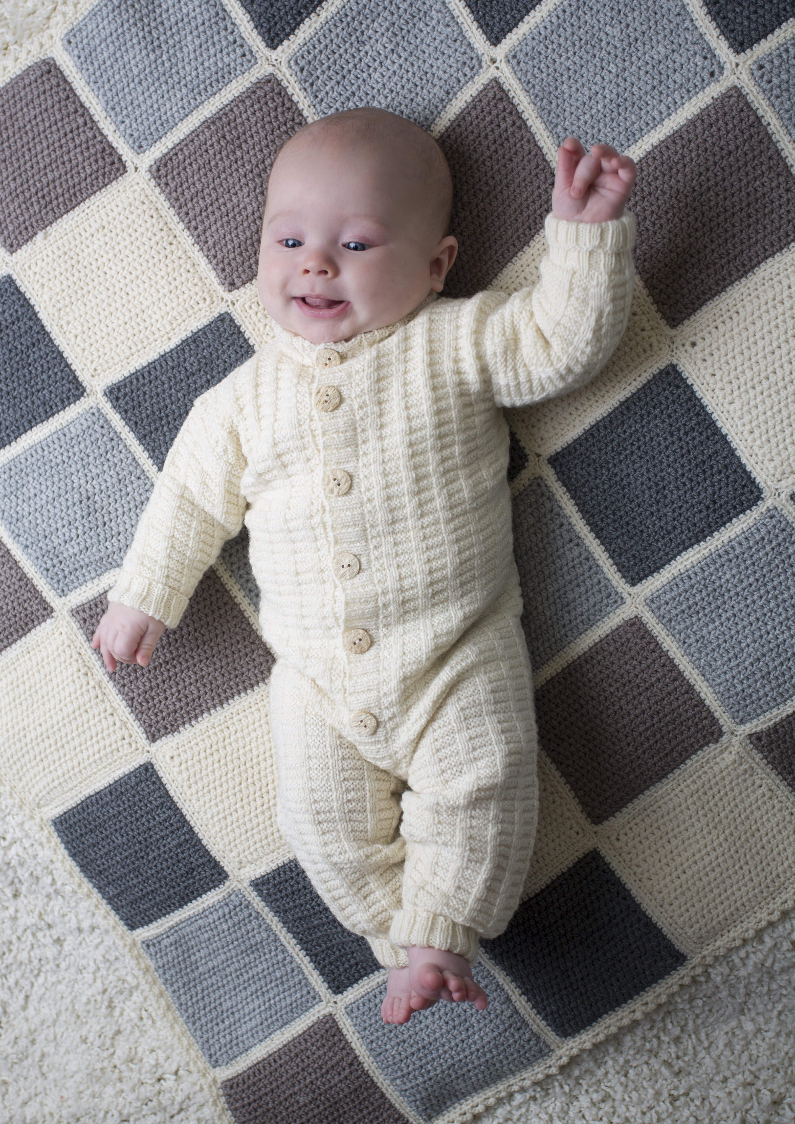 255 293 05 DG Hel dress og Teppe 01 crop