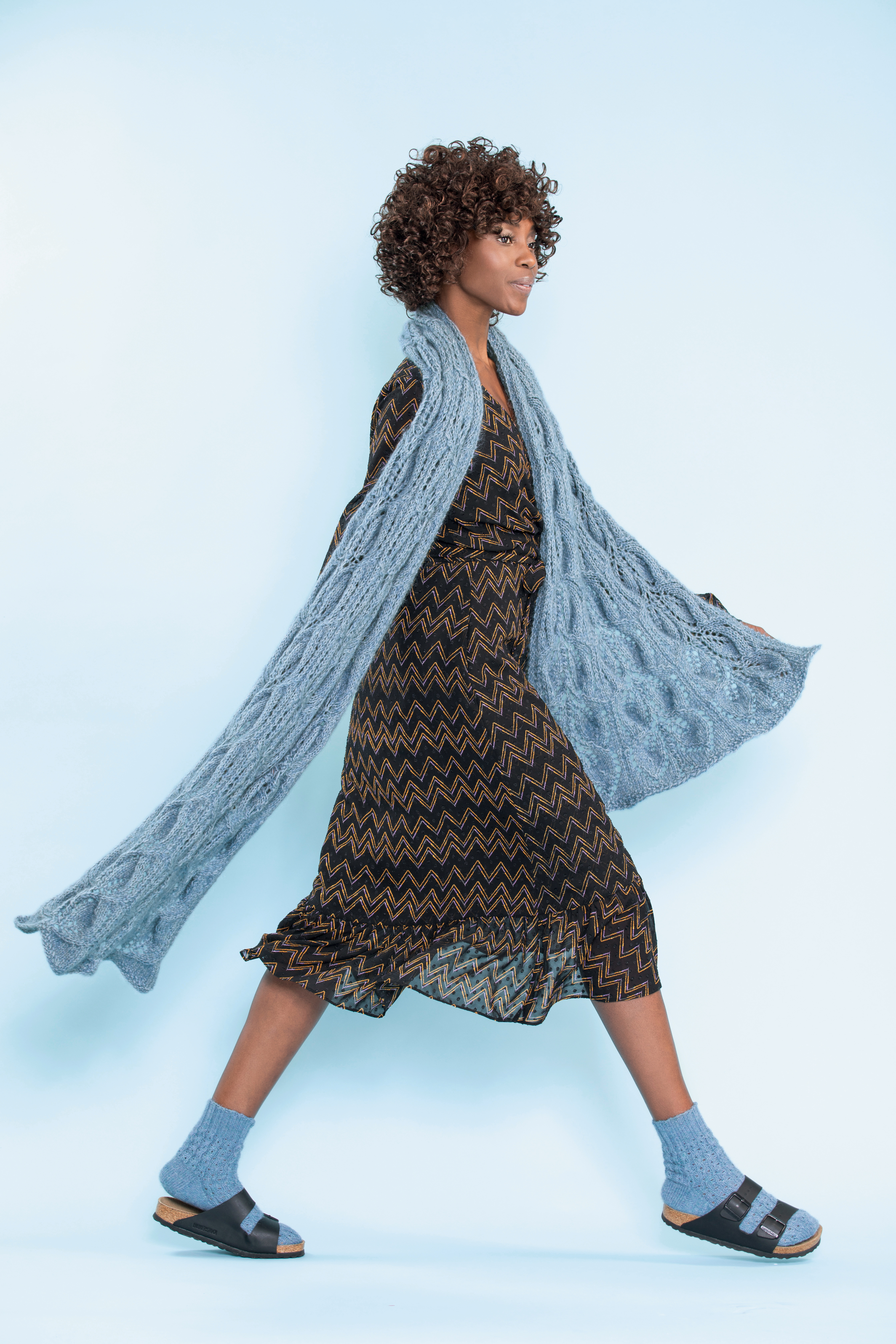 255 371 06 DG Adyna Skjerf Gråblå 01