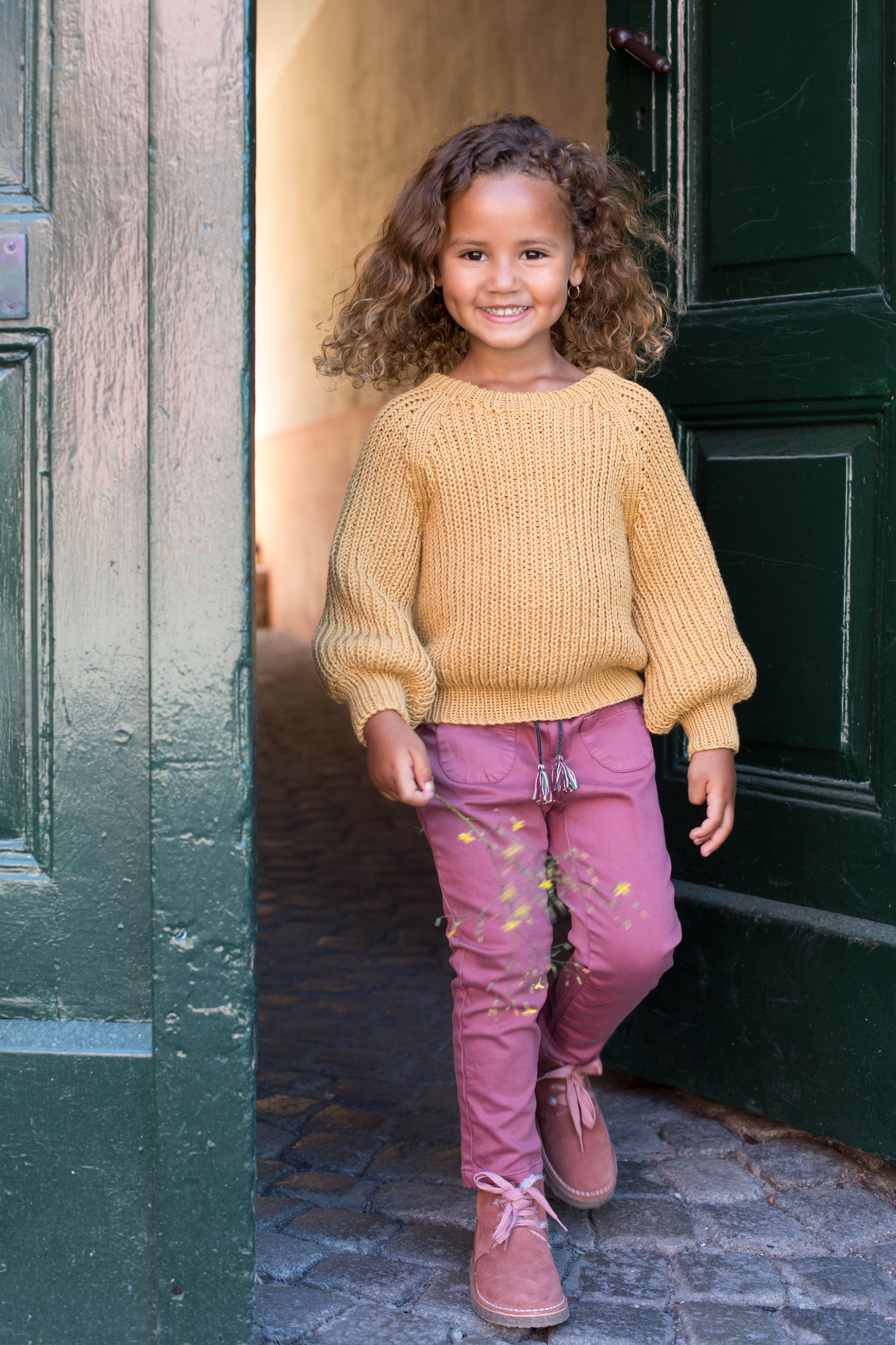 255 417 01 DG Lisa genser maisgul 2