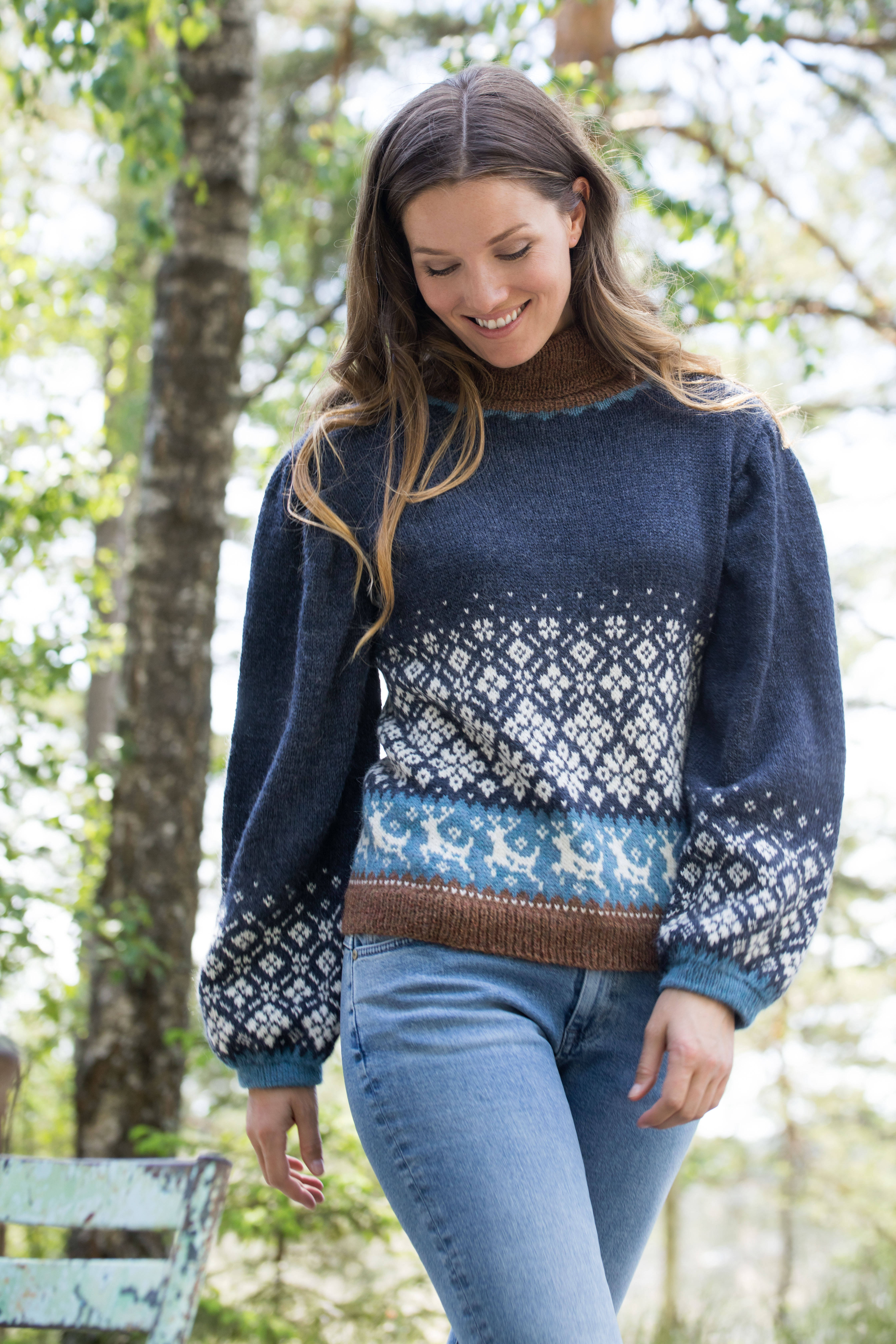 255 418 01 DG Svalbard Genser Indigo 01