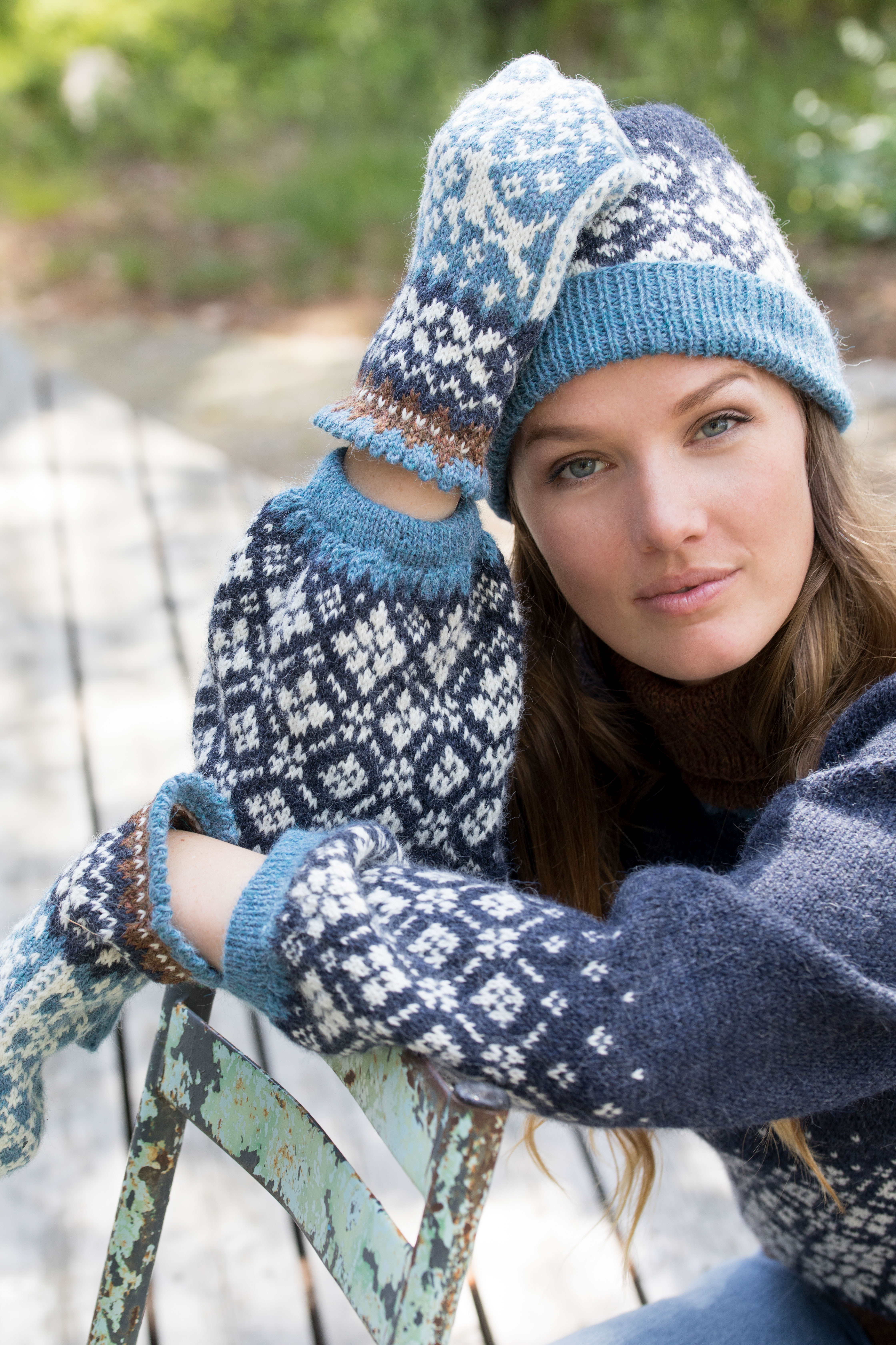 255 418 03 DG Svalbard Lue Votter Indigo 02