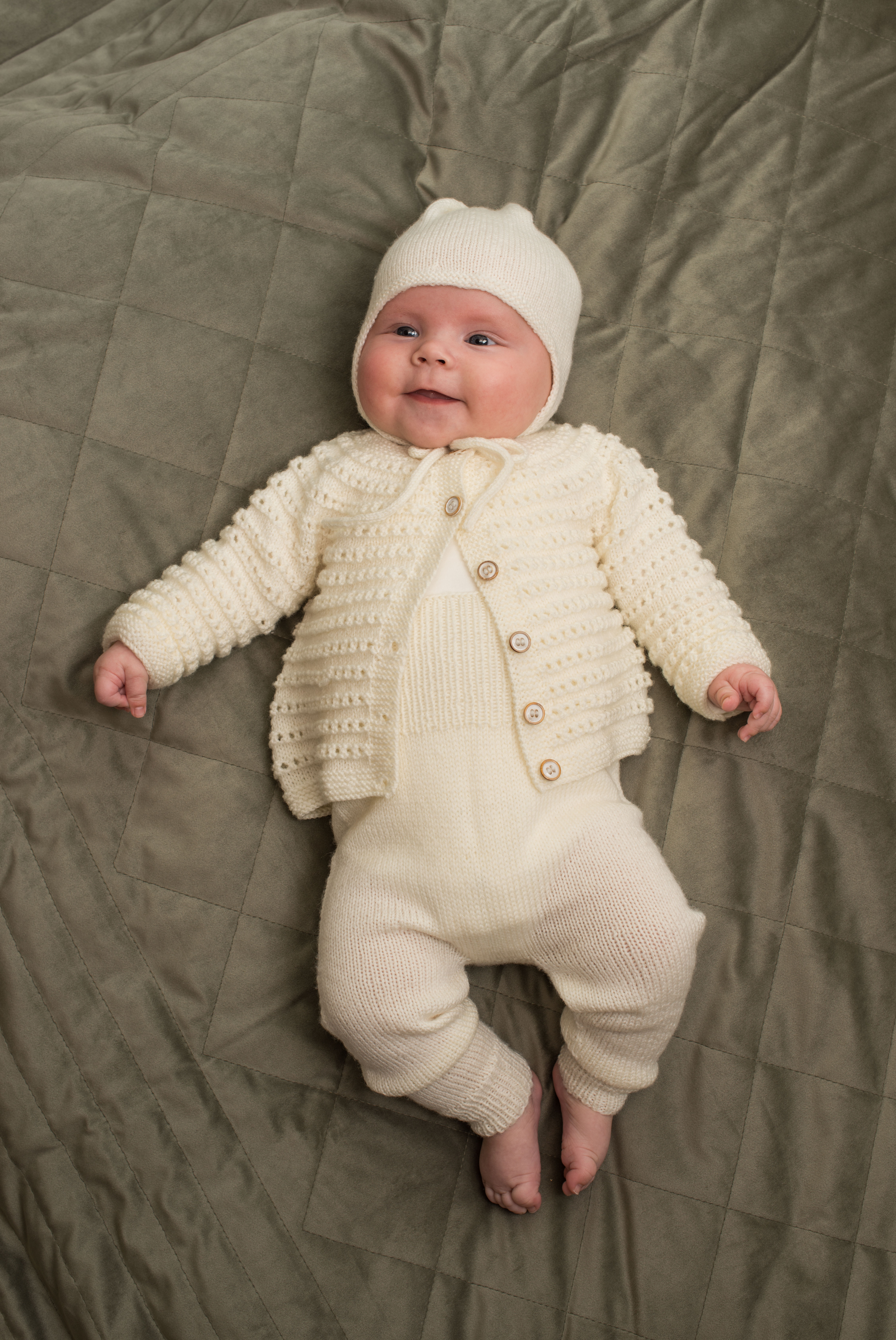 255 444 05 DG Lille Trille Babysett Hvit 02