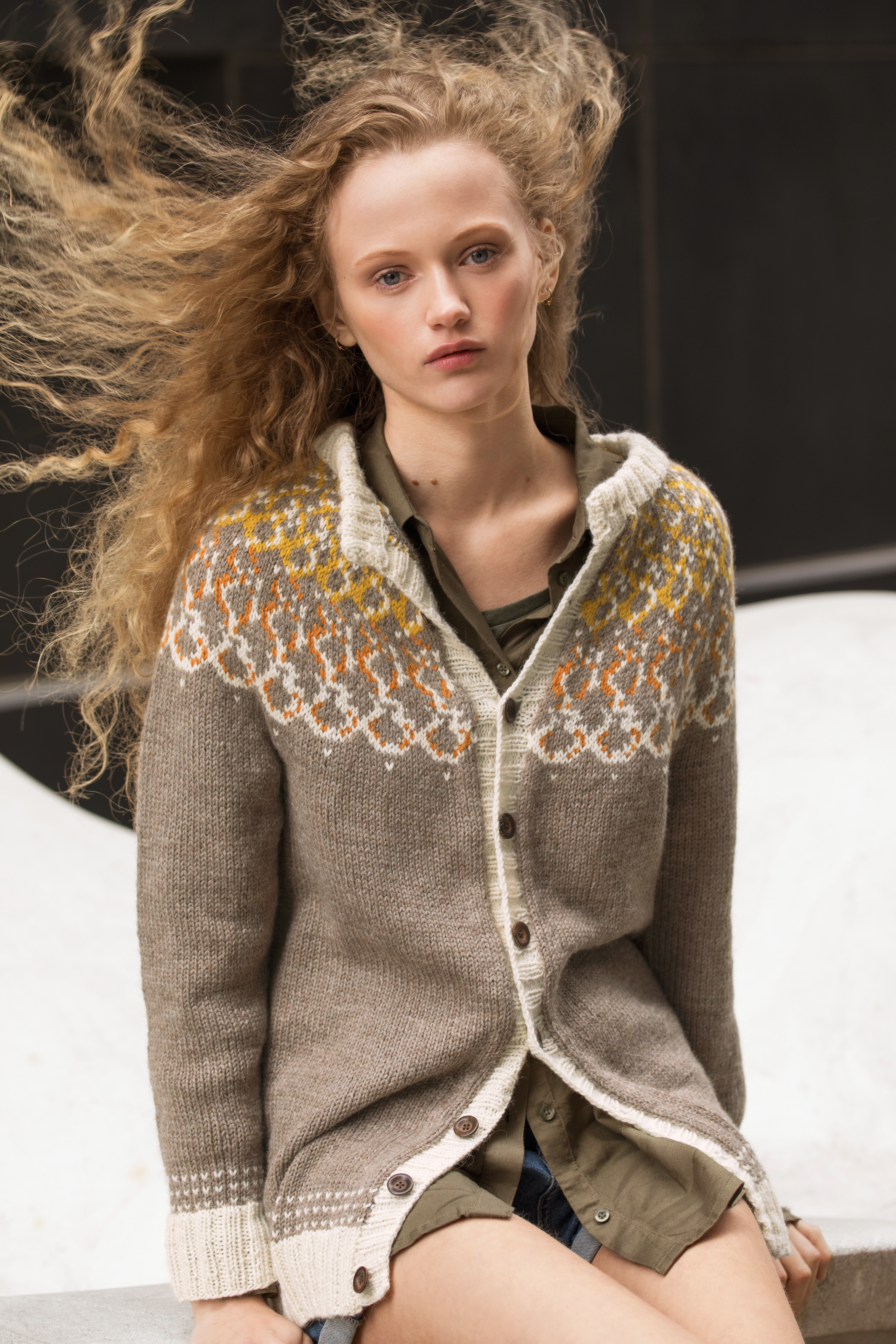 355 050 07 DSA Isolde Rundstrikk Jakke 01