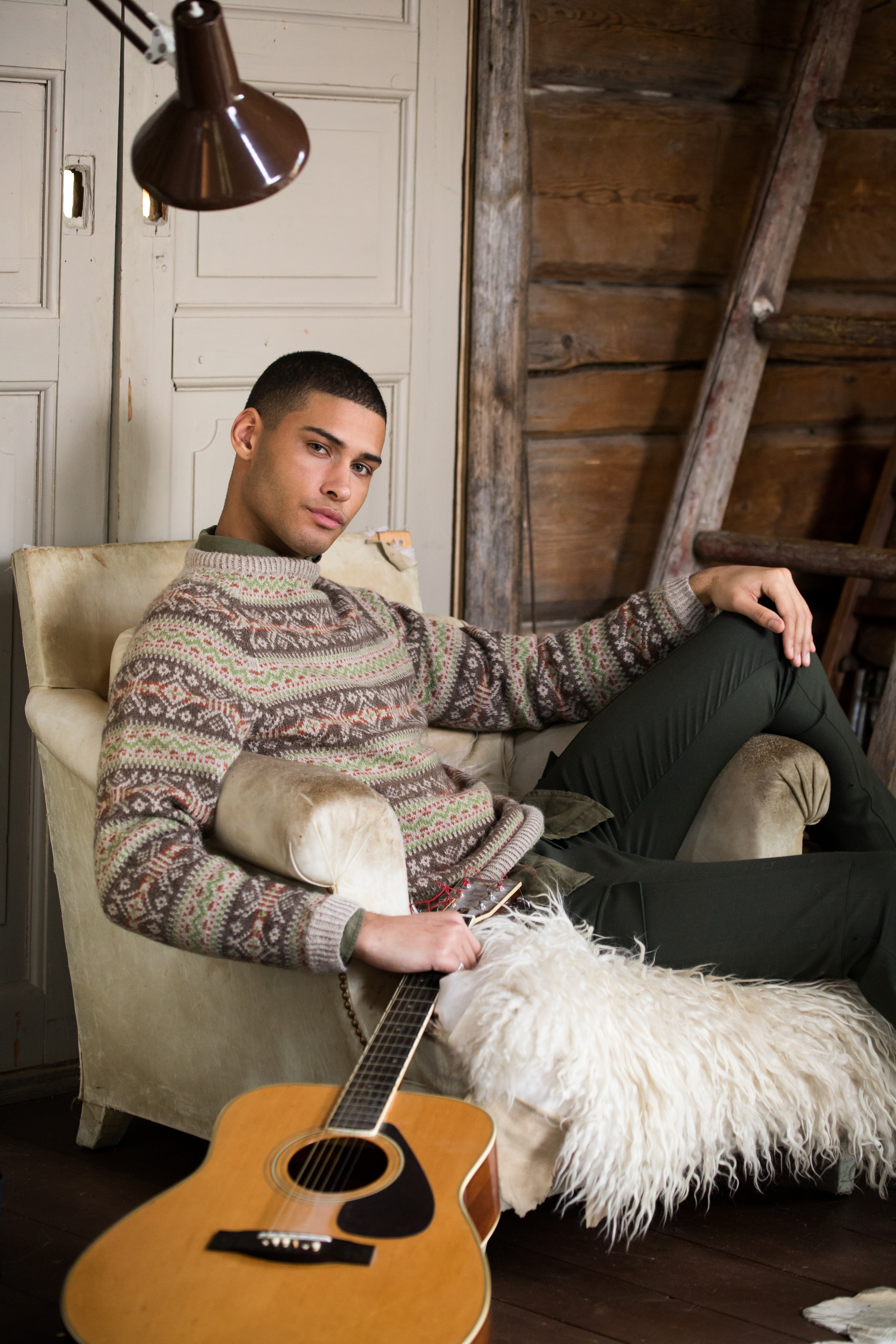 355 77 03 DSA Vilhelm Genser Beige 01