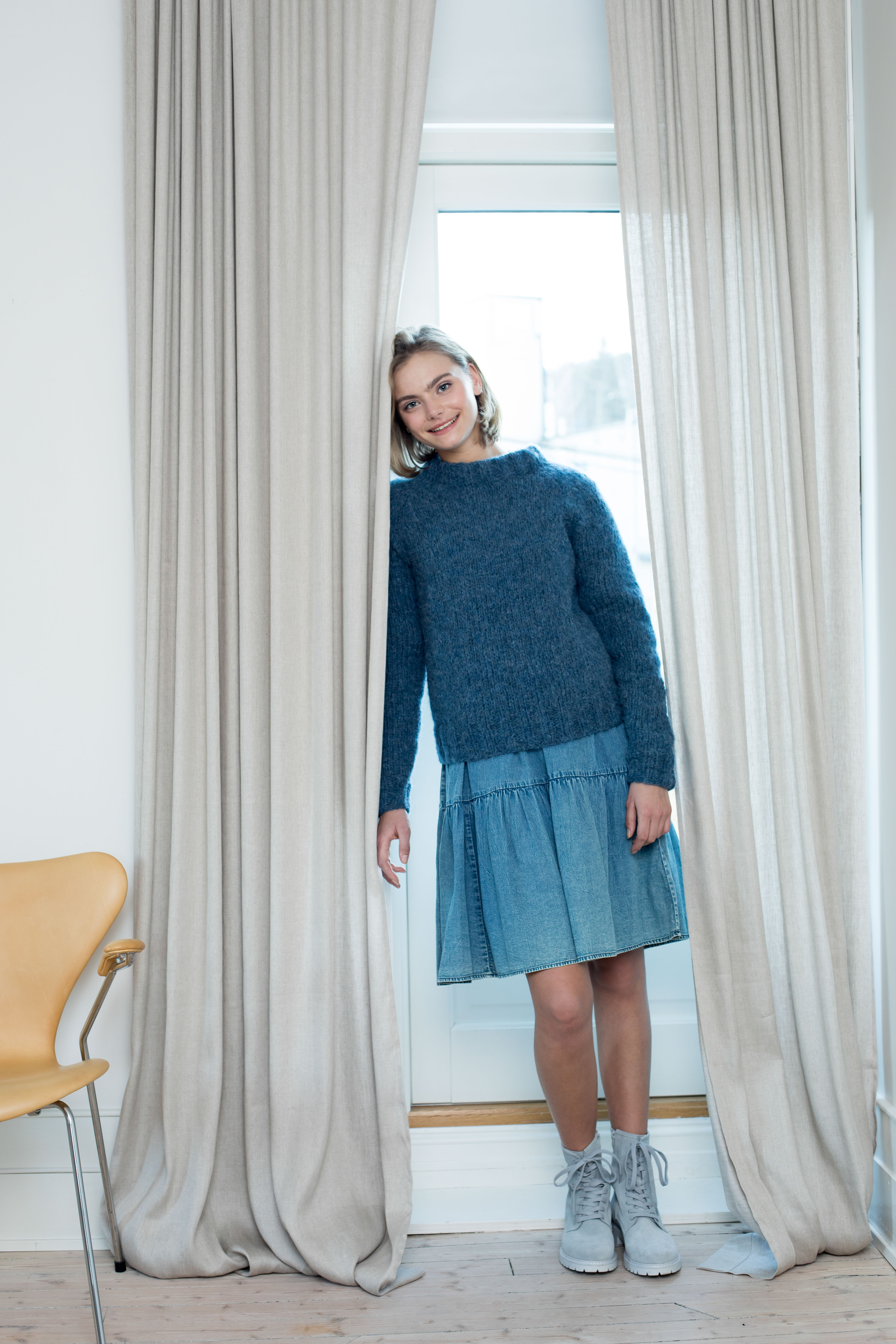 355 90 02 DSA Ragne Chunky Genser Denim 04