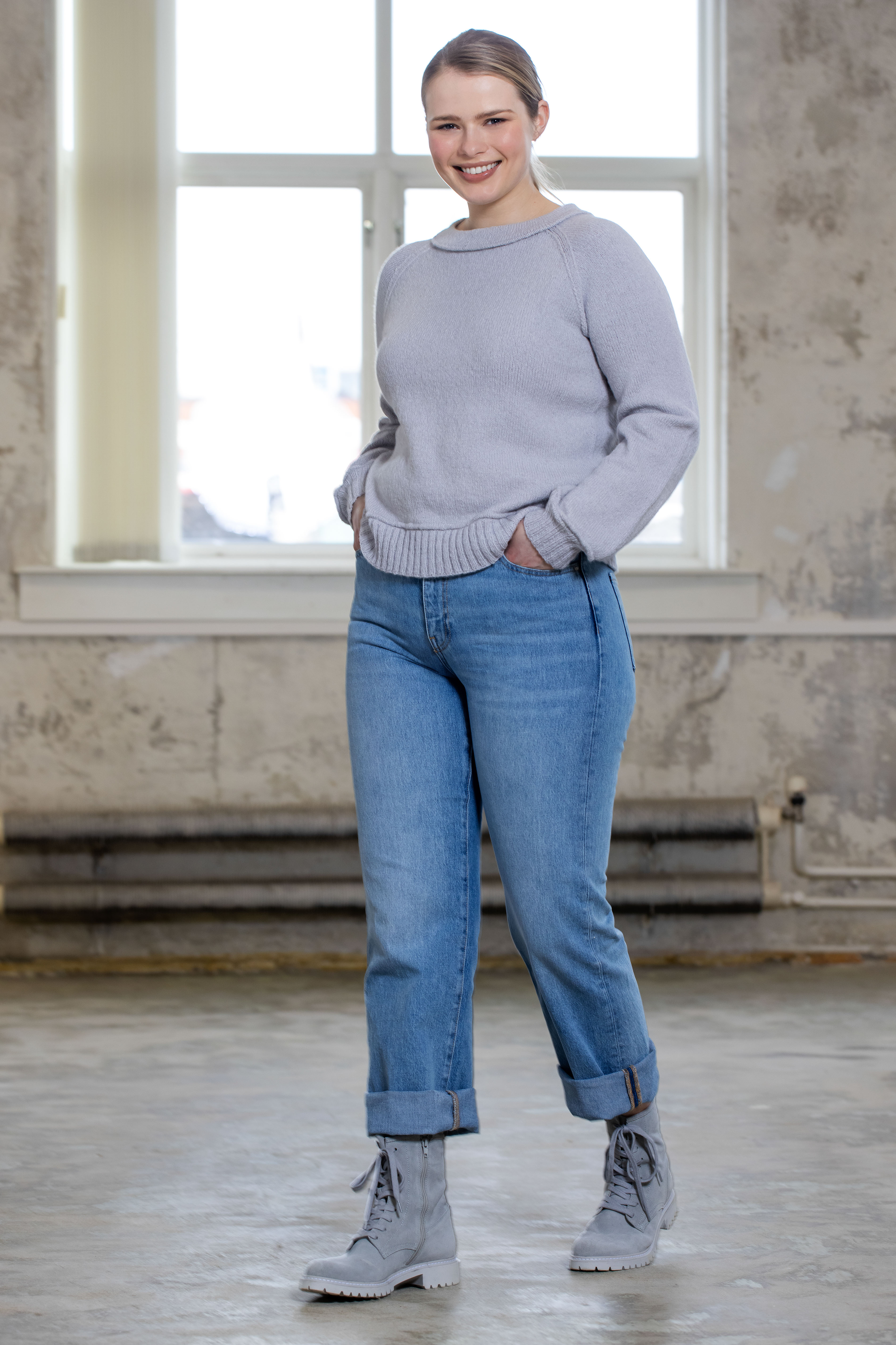 355 93 02 DSA Uno Genser Sølvgrå 01