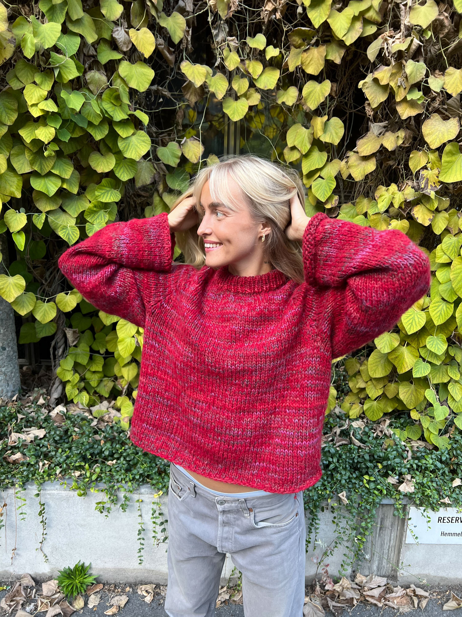 ØK01-07 GD Øyunn Genser Mørk Rød 02